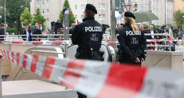 Monaco, attentatore diciottenne uccide nove persone Spara al centro commerciale e poco dopo si suicida