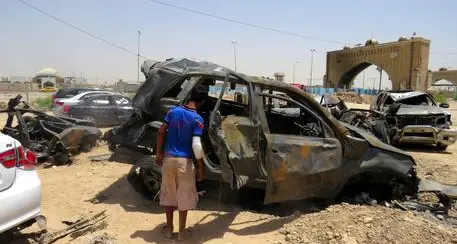 Attacco kamikaze Baghdad,almeno 11 morti