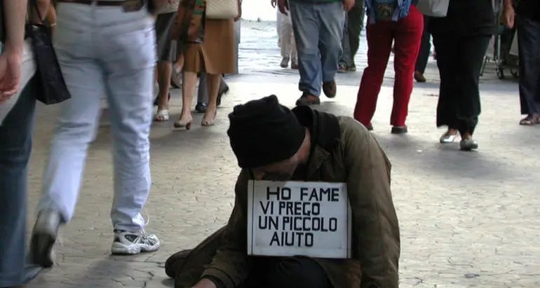 Accattonaggio contestato Migrante vince al Tar