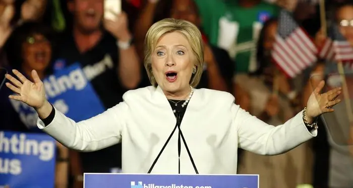 Hillary Clinton e Donald Trump dominano il Super Tuesday