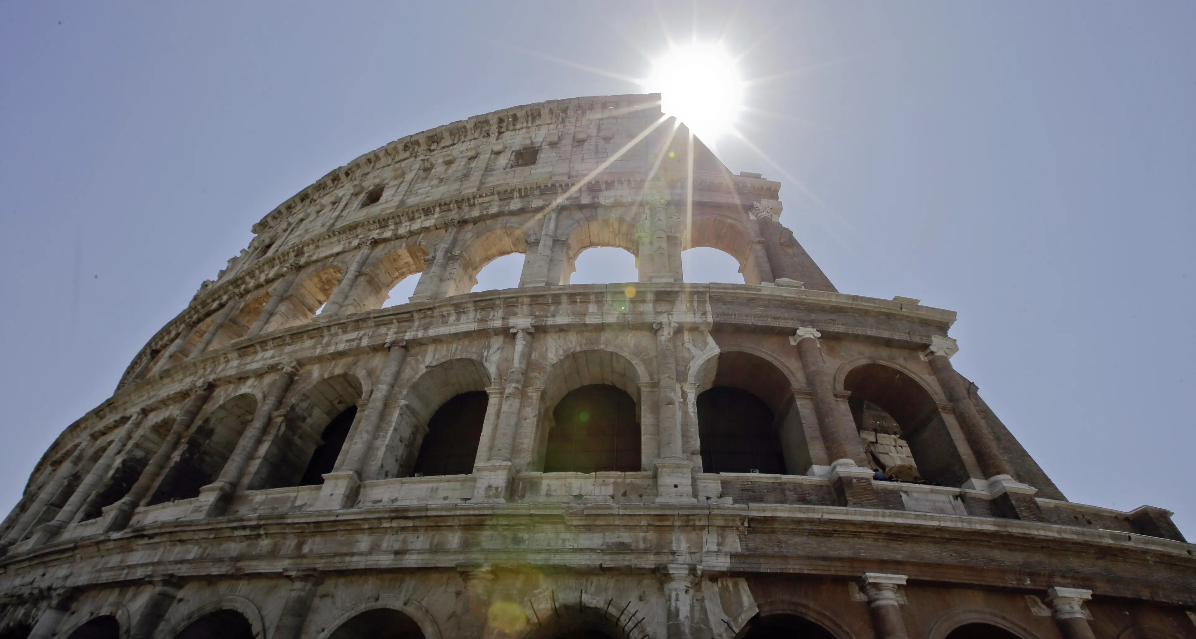 Il Colosseo torna agli antichi splendori Concluso il restauro targato Tod's