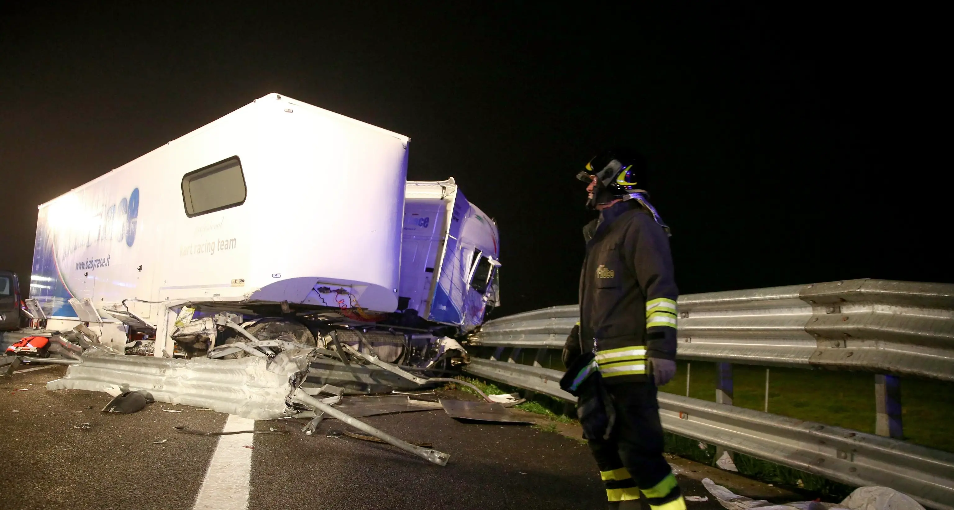 Schianto con un tir: 4 morti Erano stati in Trentino a suonare