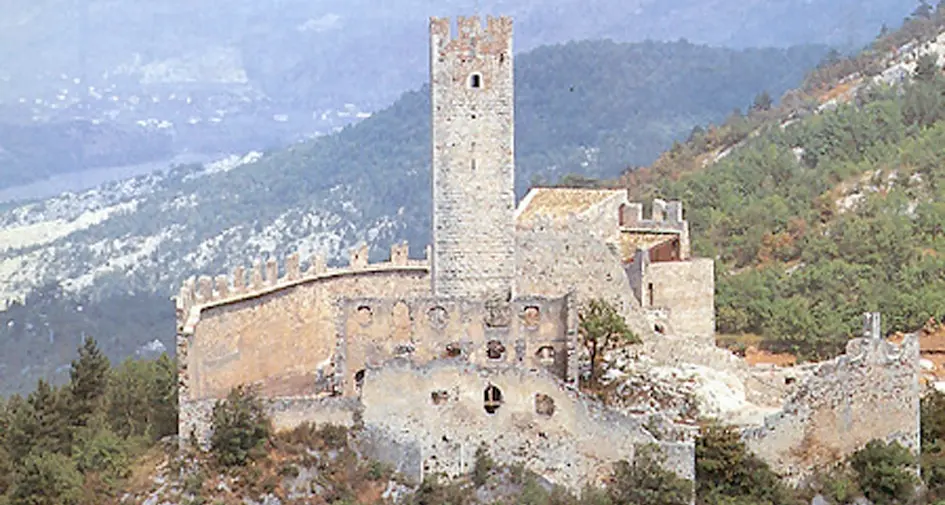 Diciotto artisti al castello di Drena