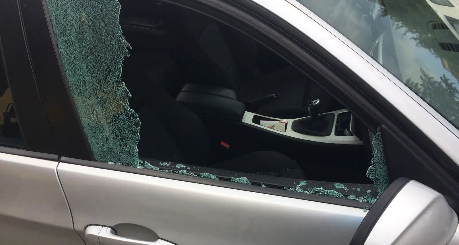 Trento, i ladri colpiscono varie auto parcheggiate
