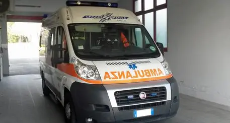 Bologna, donna incita beve soda caustica: arrestato il compagno