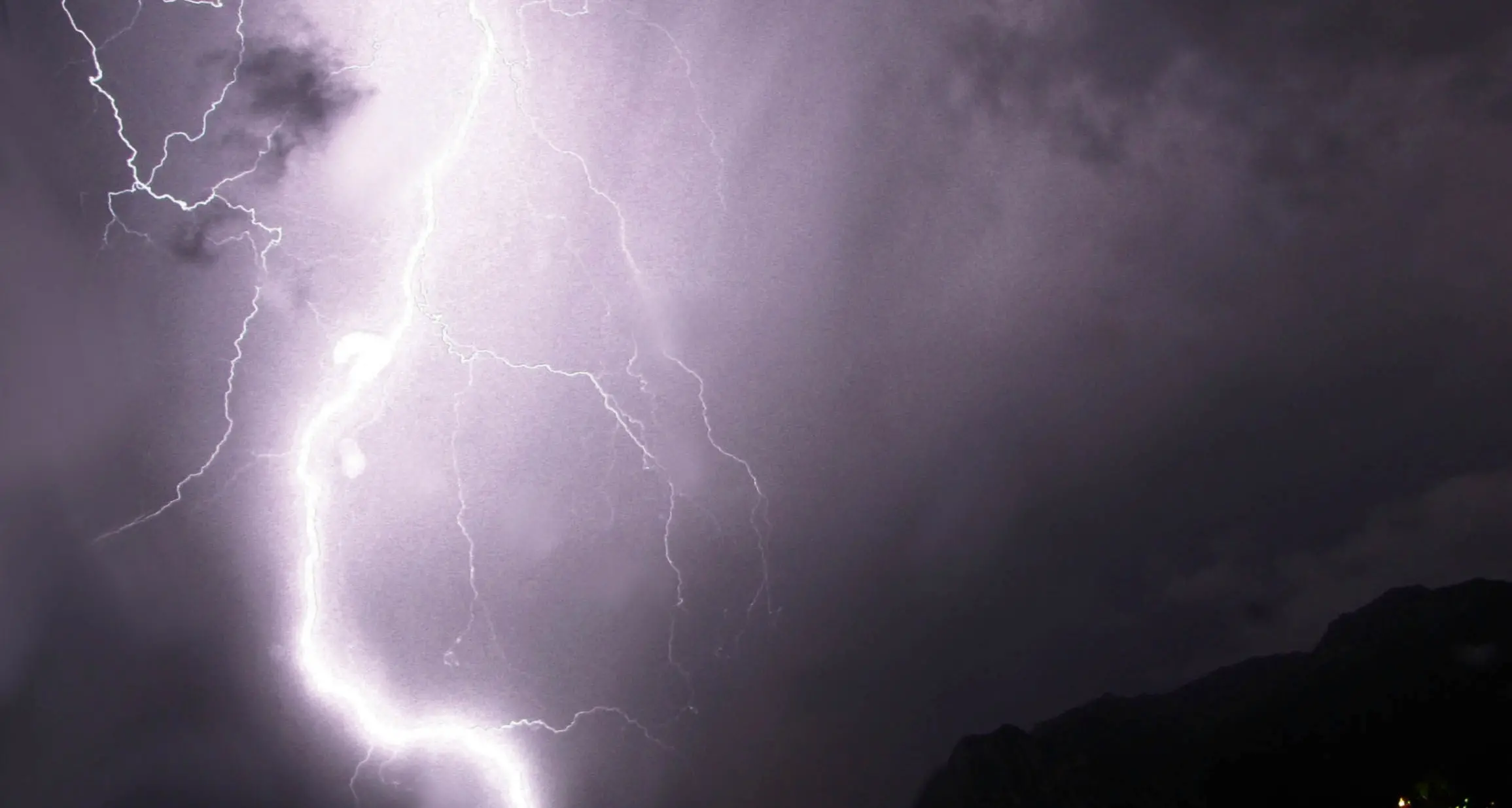 Il meteorologo: in Alto Adige oggi il fulmine numero 100 mila