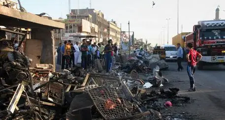 Iraq, strage dei kamizake nello stadio: almeno 29 morti