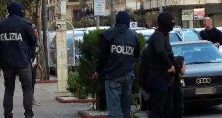 Salerno, arrestato un uomo collegato ai kamikaze di Parigi e di Bruxelles