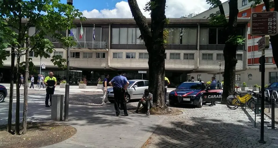 Nuova rissa in piazza Dante Il questore: tolleranza zero