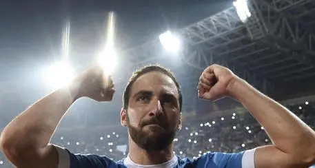 Higuain ad un passo dalla Juve Dai bianconeri 94 milioni al Napoli