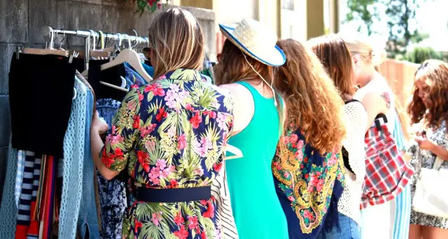 Vuoi rifarti il guardaroba? C'è la festa dello scambio