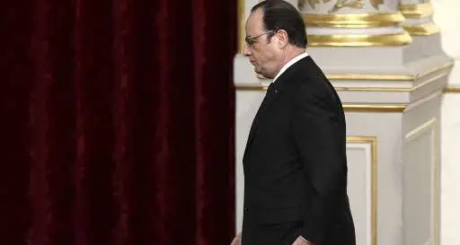 Parigi, altro Ko per Hollande La Costituzione non si tocca