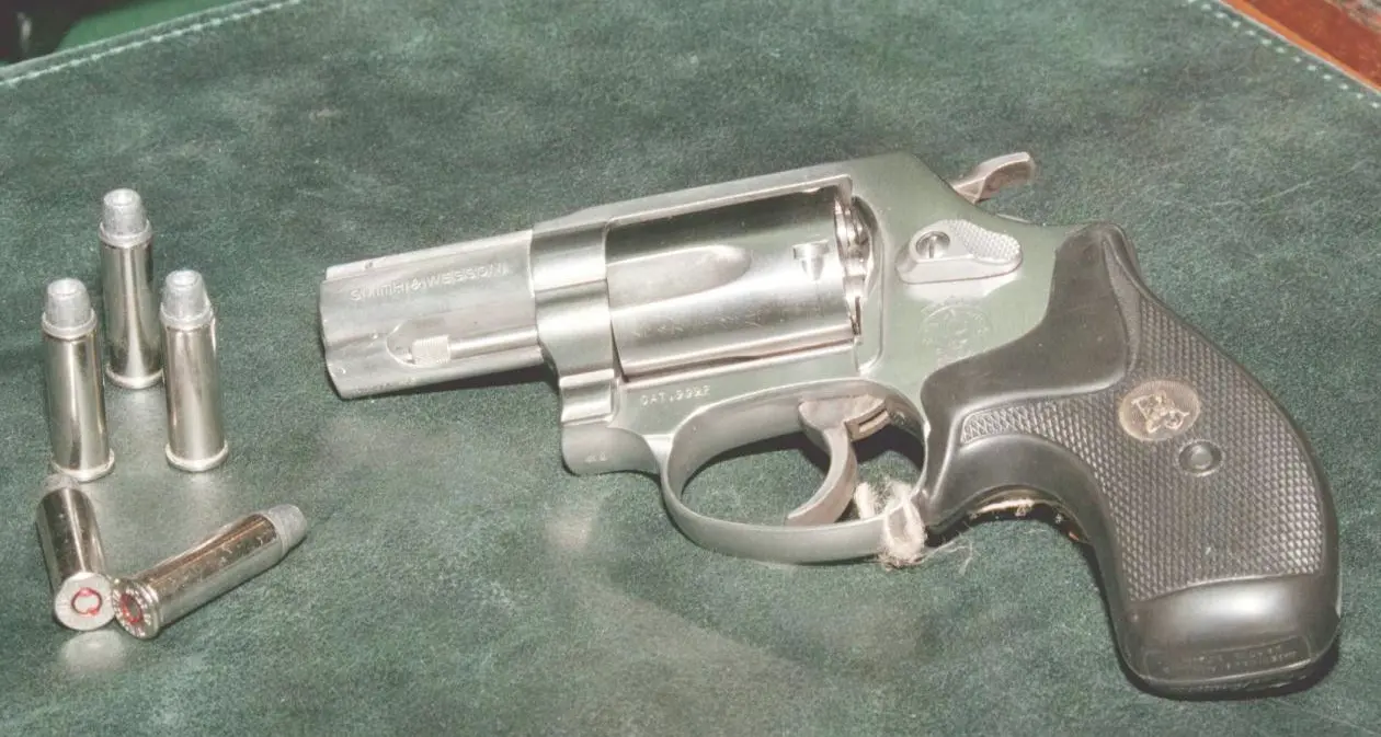 Sberle e minacce con la pistola A giudizio un prete anti-gay