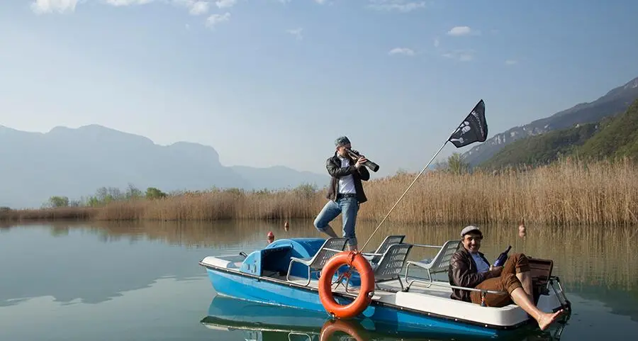 Mille chilometri in bici per il vino: ecco «I pirati del Kalterersee»