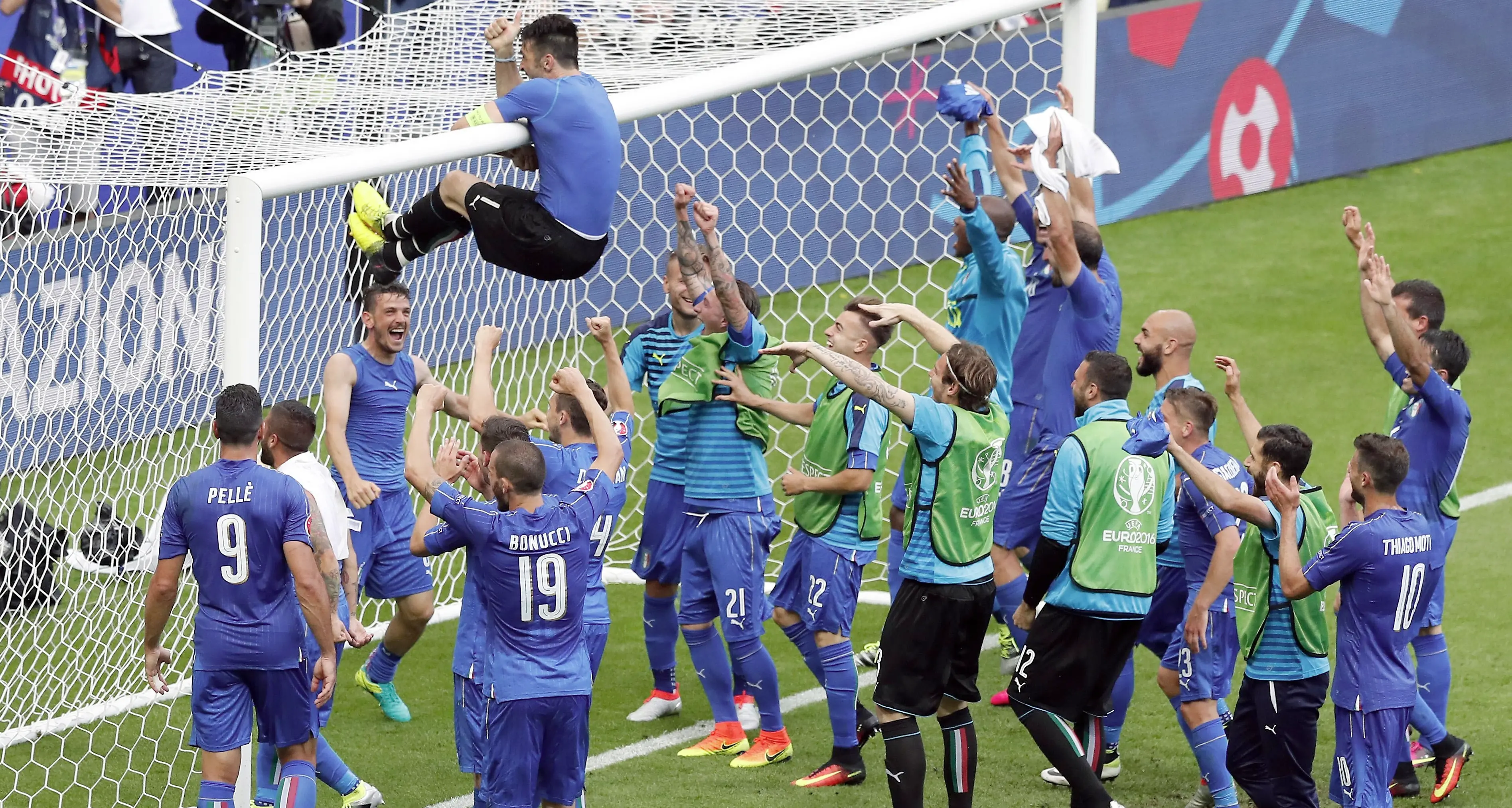 Conte agli azzurri: adesso al lavoro per un'impresa contro la Germania