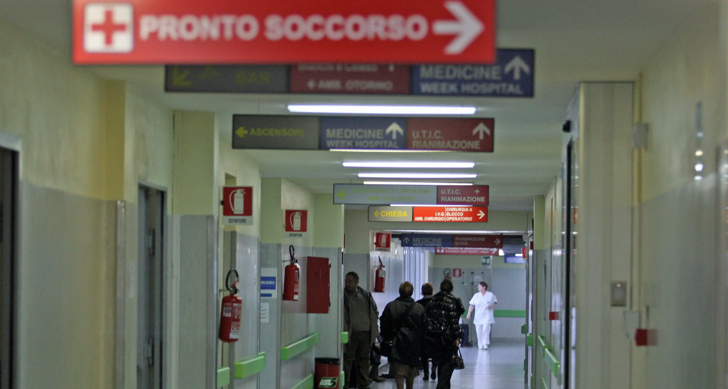 Malore in gita, 17 bambini in ospedale