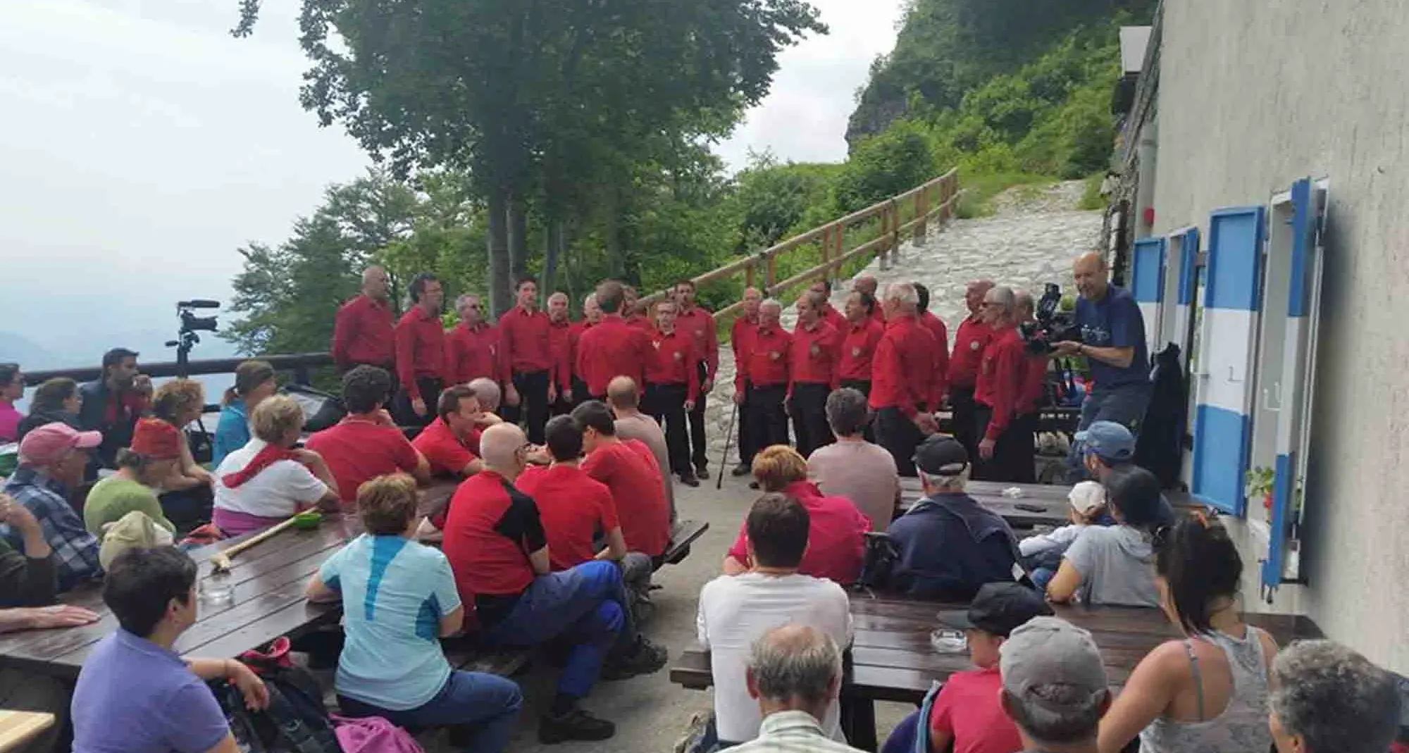 Bocca di Trat, il «Cima d'Oro» in concerto al rifugio «Pernici»