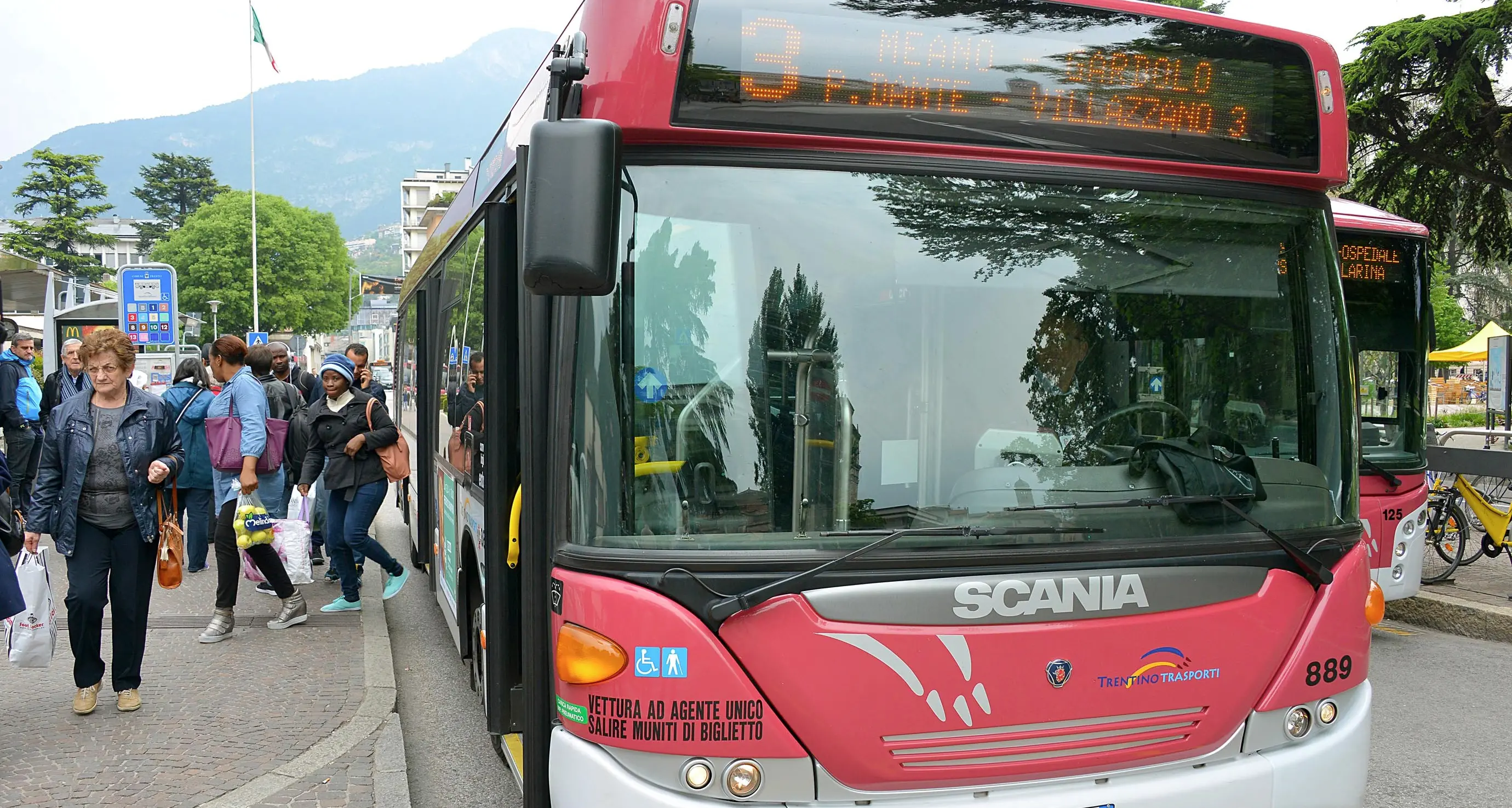 Coronavirus: su bus e corriere si potrà viaggiare senza biglietto per evitare contatti col personale