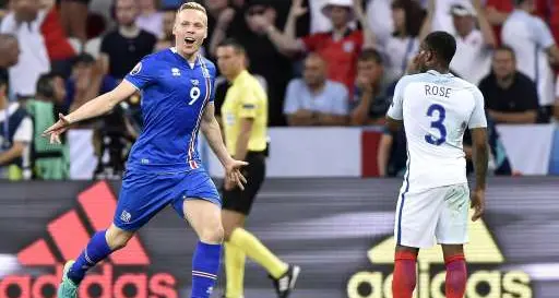 Inghilterra, è un fallimento Delirio Islanda: 1-0 e quarti