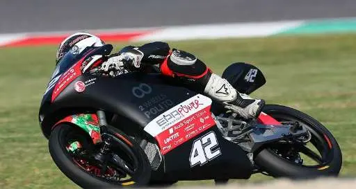 Nella scia di Vale Rossi sulla moto nata a scuola