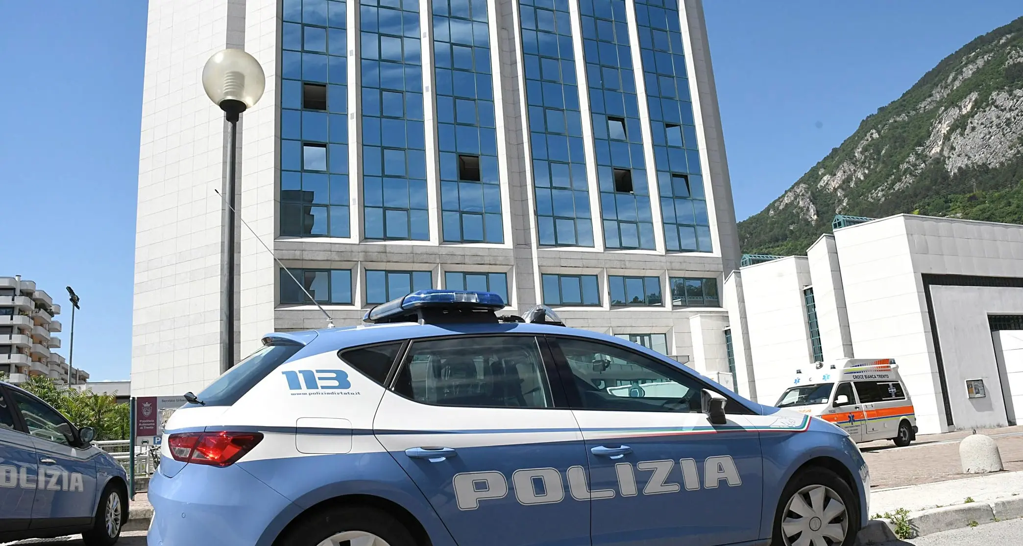 Ruba la bici e gli rompe il naso Fermato un minorenne