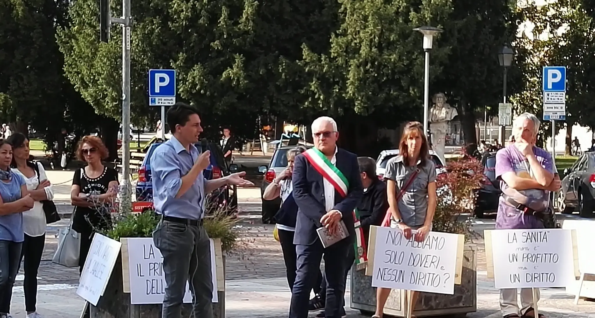 Scontro nell'aula del consiglio provinciale sui «tagli» al servizio di guardia medica