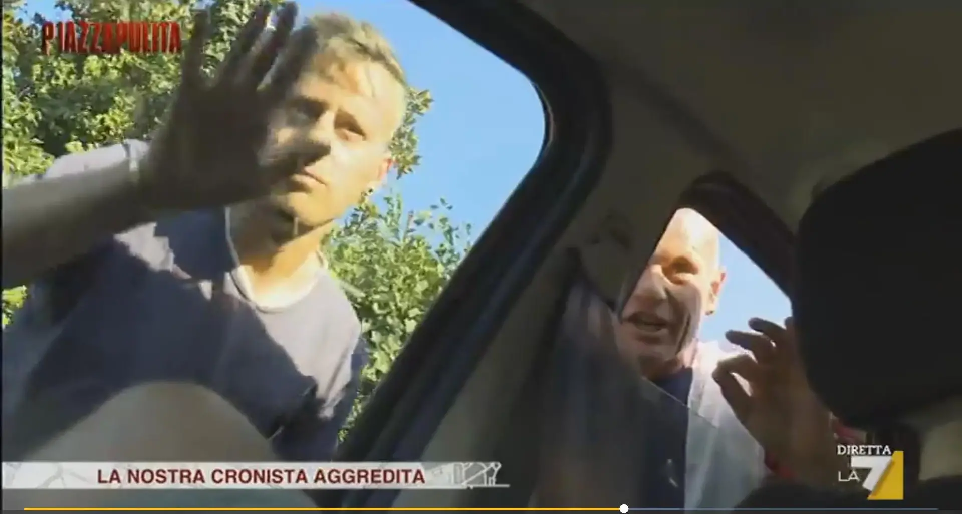 Indaga sui rifiuti speciali Aggredita cronista di La7