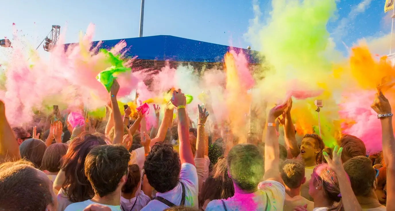 Holi, il Festival dei colori mercoledì al PalaTrento