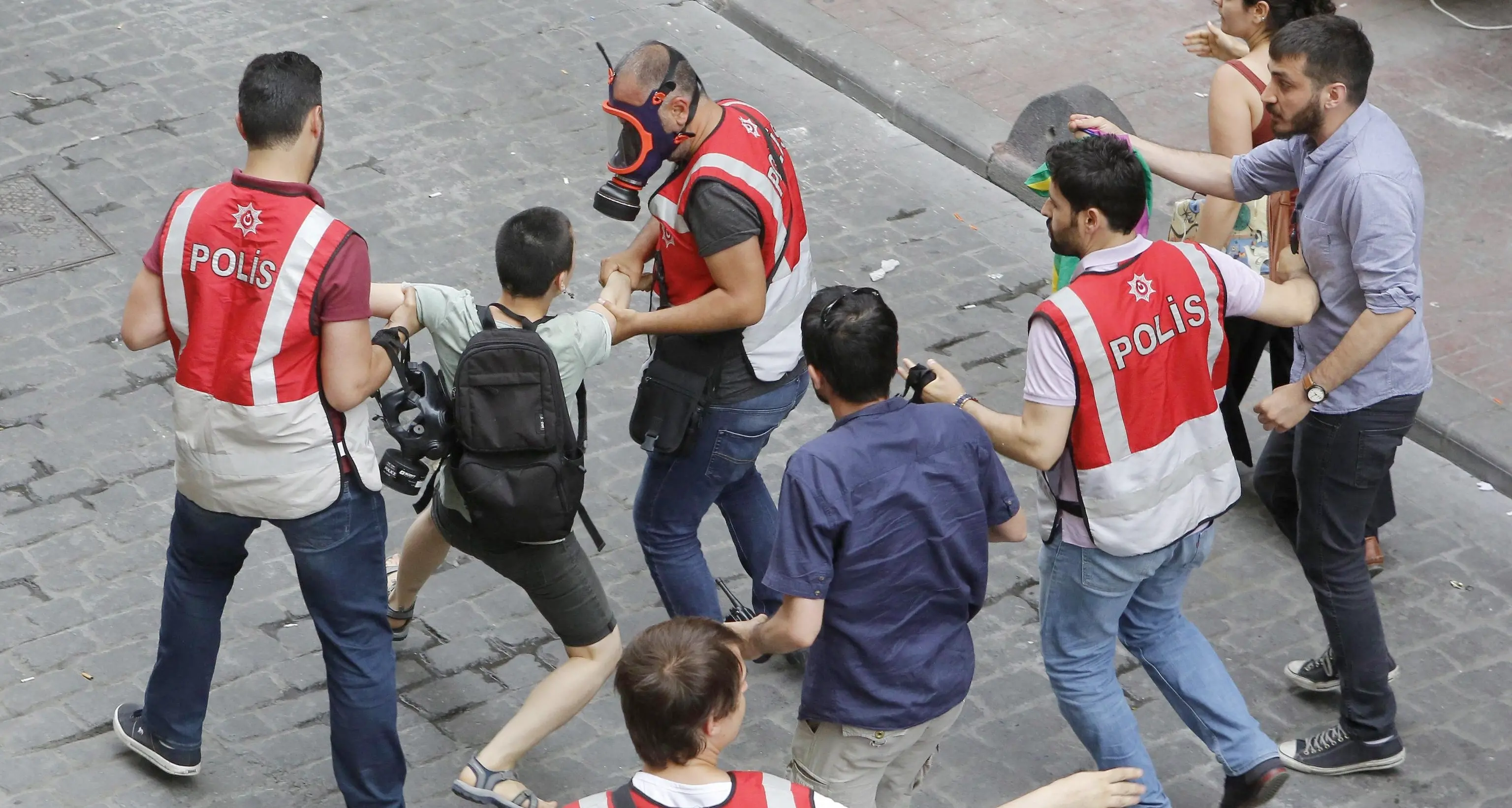 Spari e arresti al Gay Pride Governo turco sotto accusa