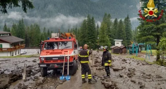 Frana, passo Fedaia chiuso sul versante bellunese