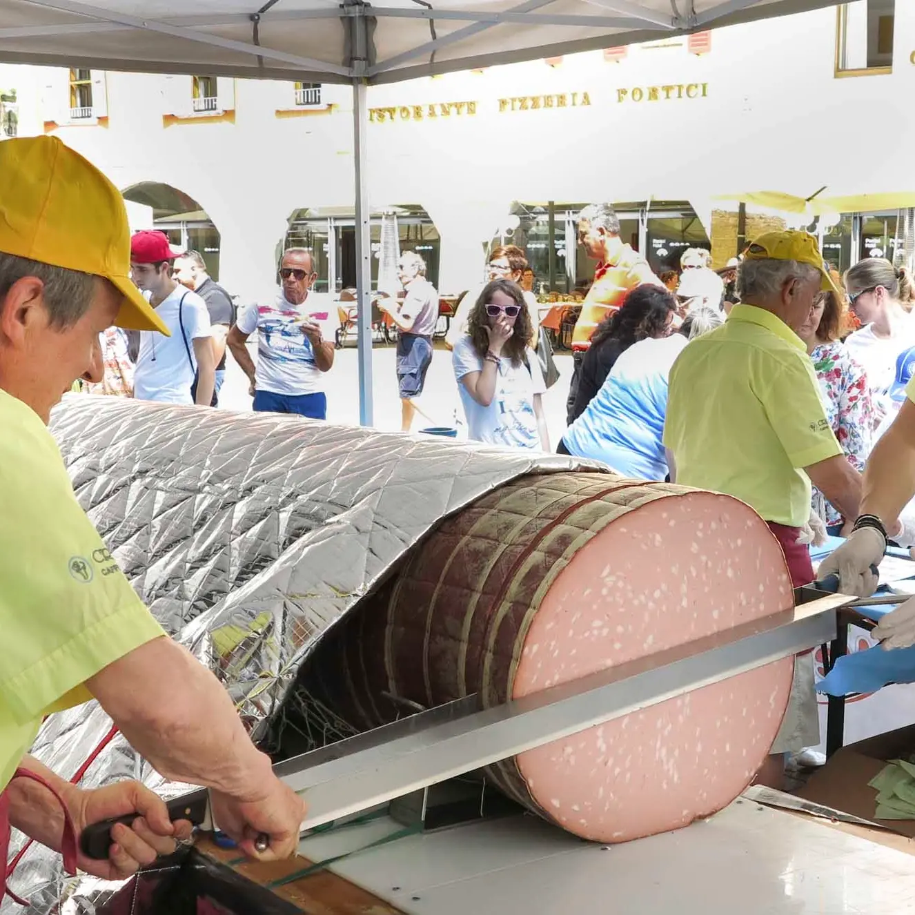 Riva, panini per 20 mila con «Pam, bondola e vim»