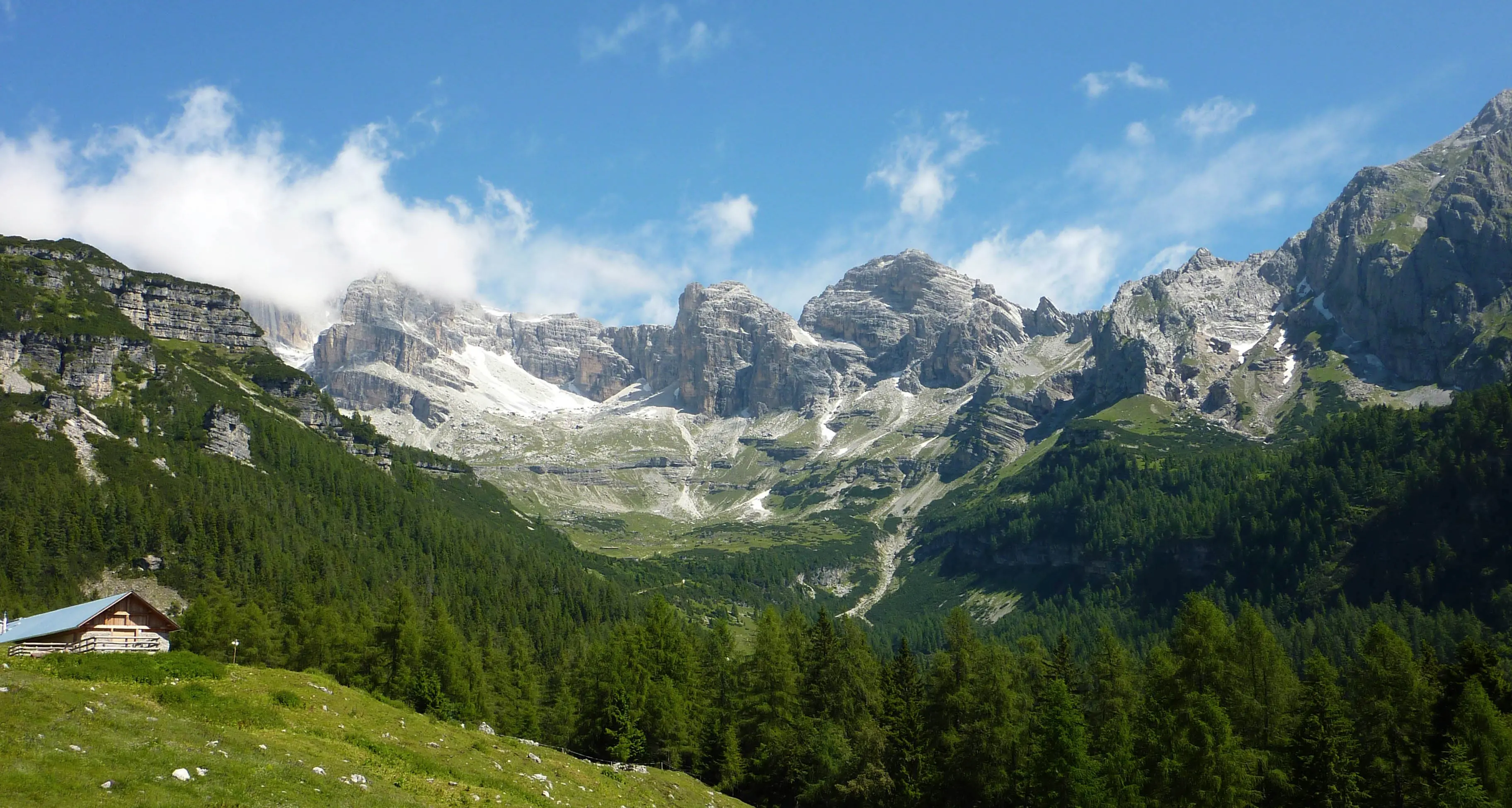 Comitiva di bambini milanesi recuperata in val d'Ambiez