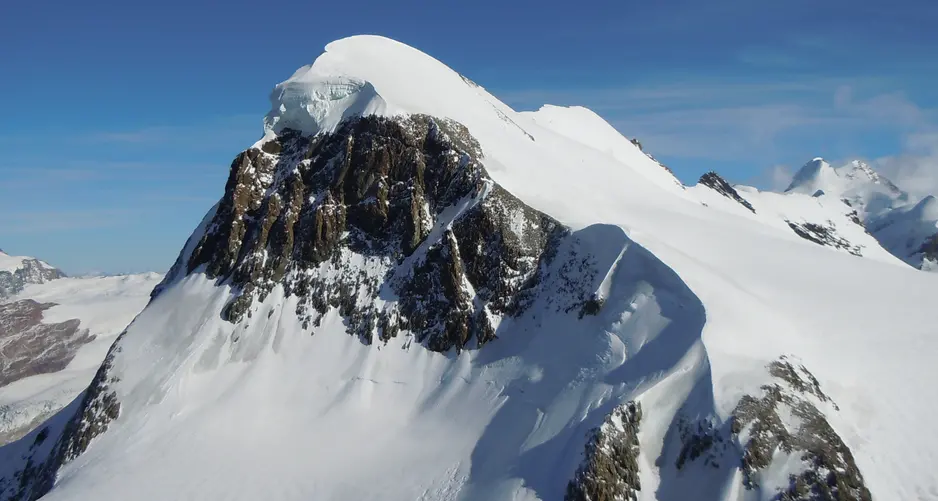 Due alpinisti precipitano e muoiono sul Monte Rosa