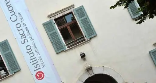 «Basta soldi alle scuole private»