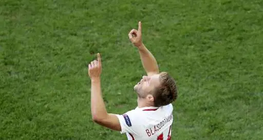 Euro 2016, Polonia vola nei quarti Sconfitta la Svizzera ai rigori: 6-5