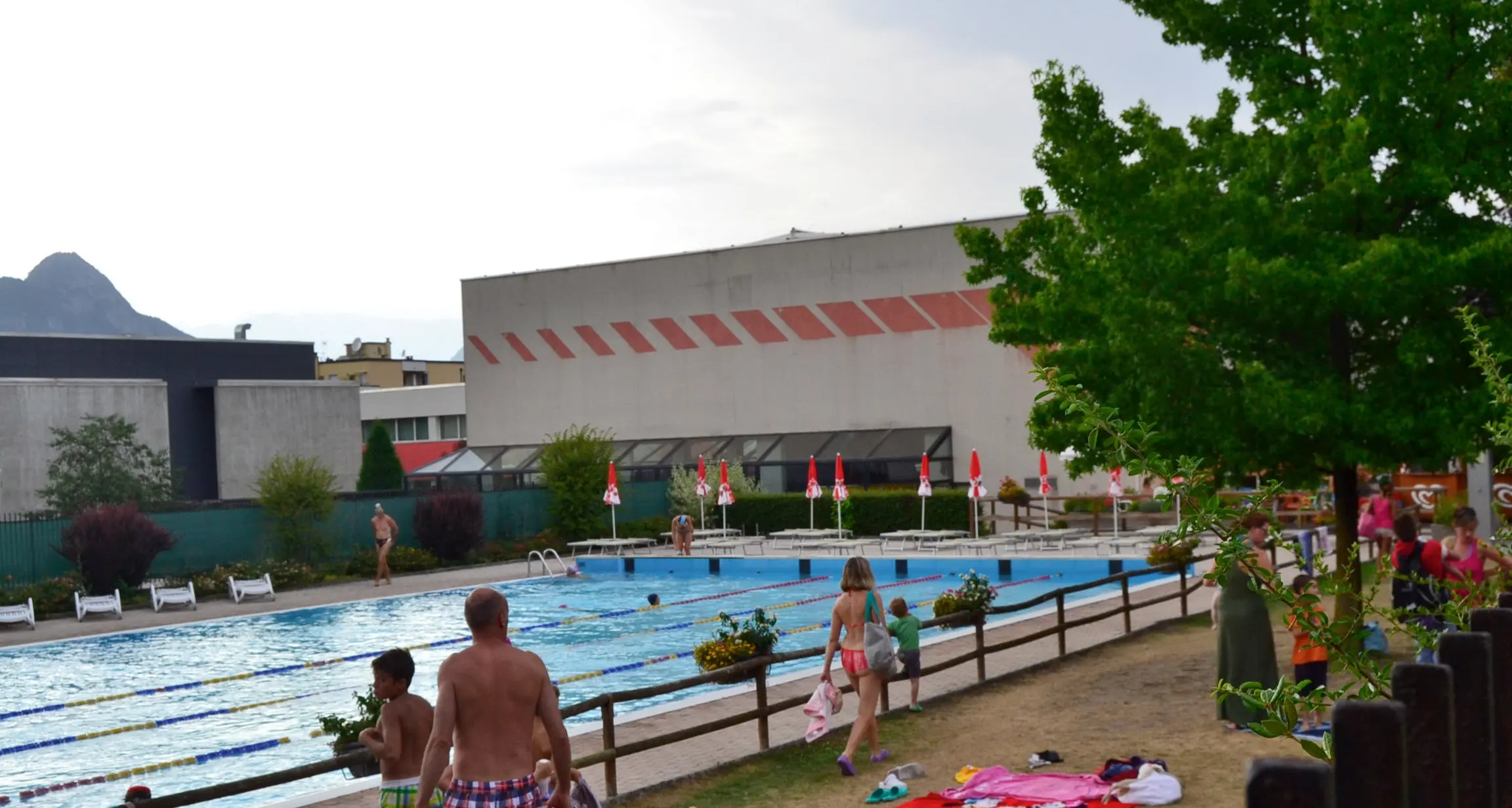 Piscina interna chiusa fino all'8 settembre