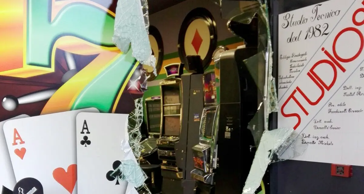 I ladri colpiscono il centro commerciale «Europa» A Civezzano razzia tra le slot machine