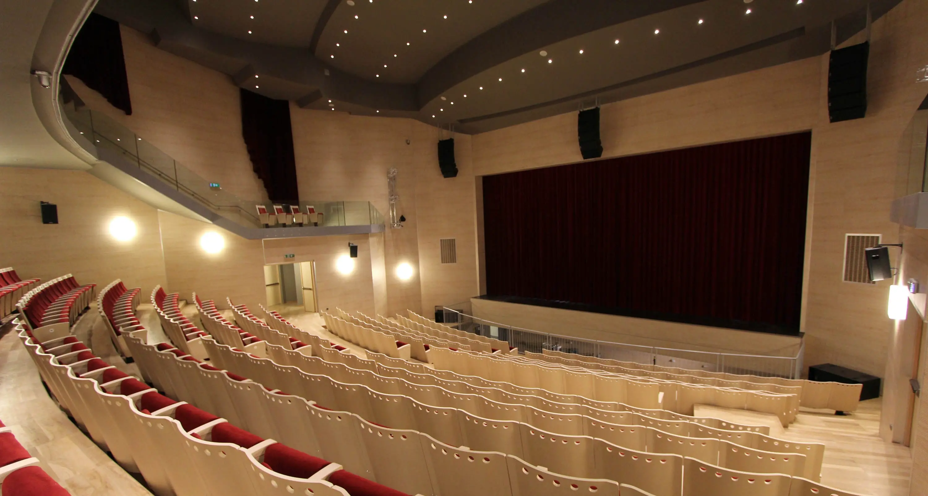 «Biglietti sospesi» per chi è in difficoltà: l'iniziativa di Psa e Aria Teatro
