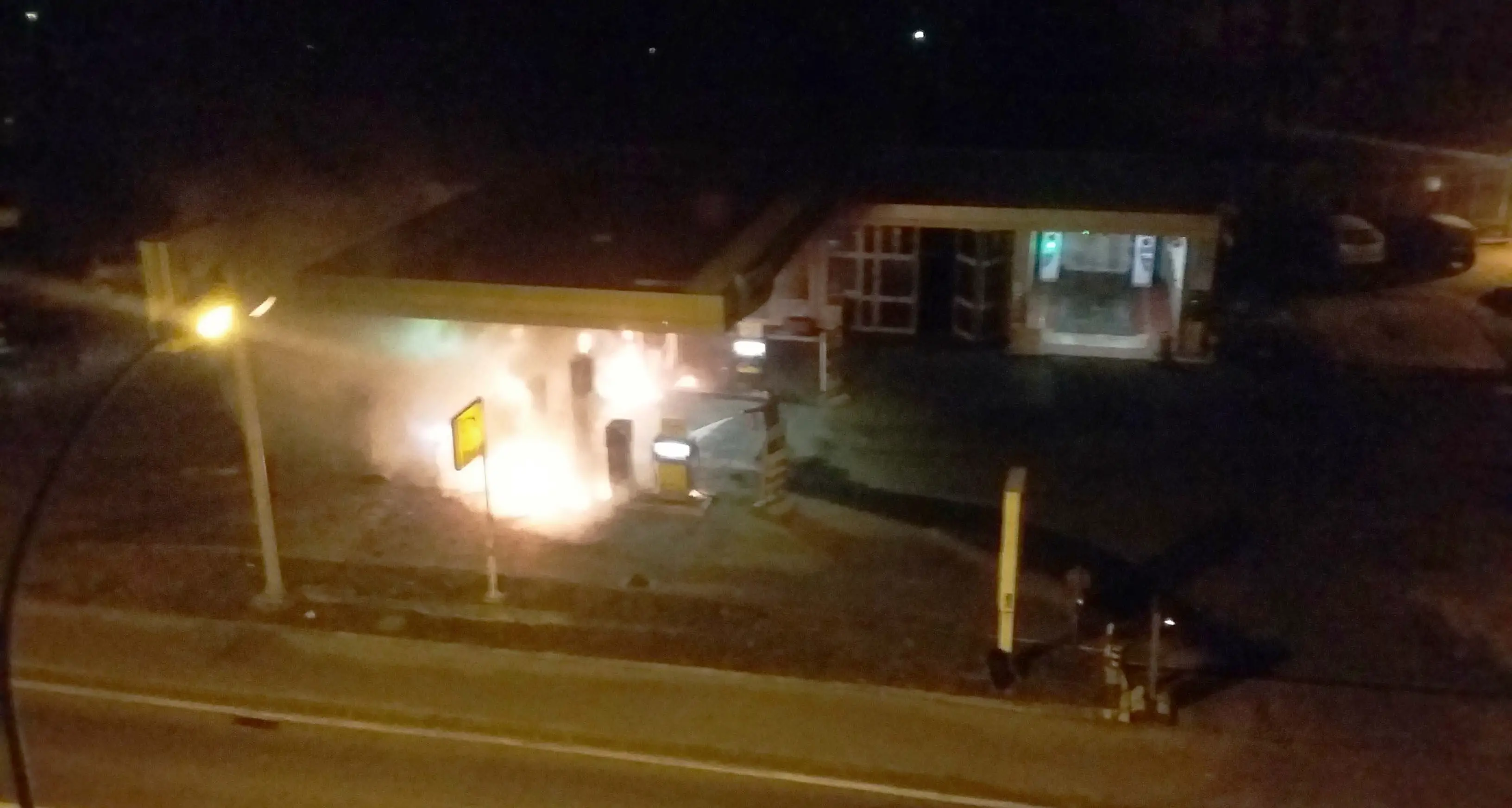 Incendio al distributore chiesti 25 mila euro