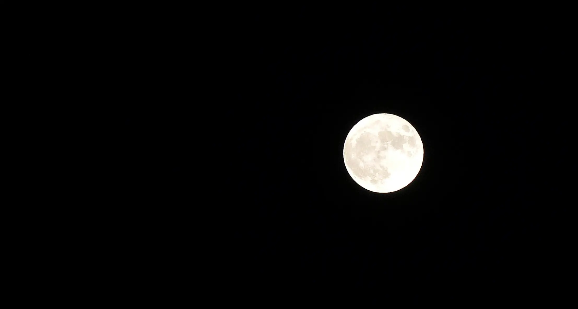 Vita sulla Luna? In passato c'erano acqua e vulcani