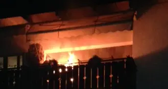 Il presepe va a fuoco I carabinieri evitano il peggio