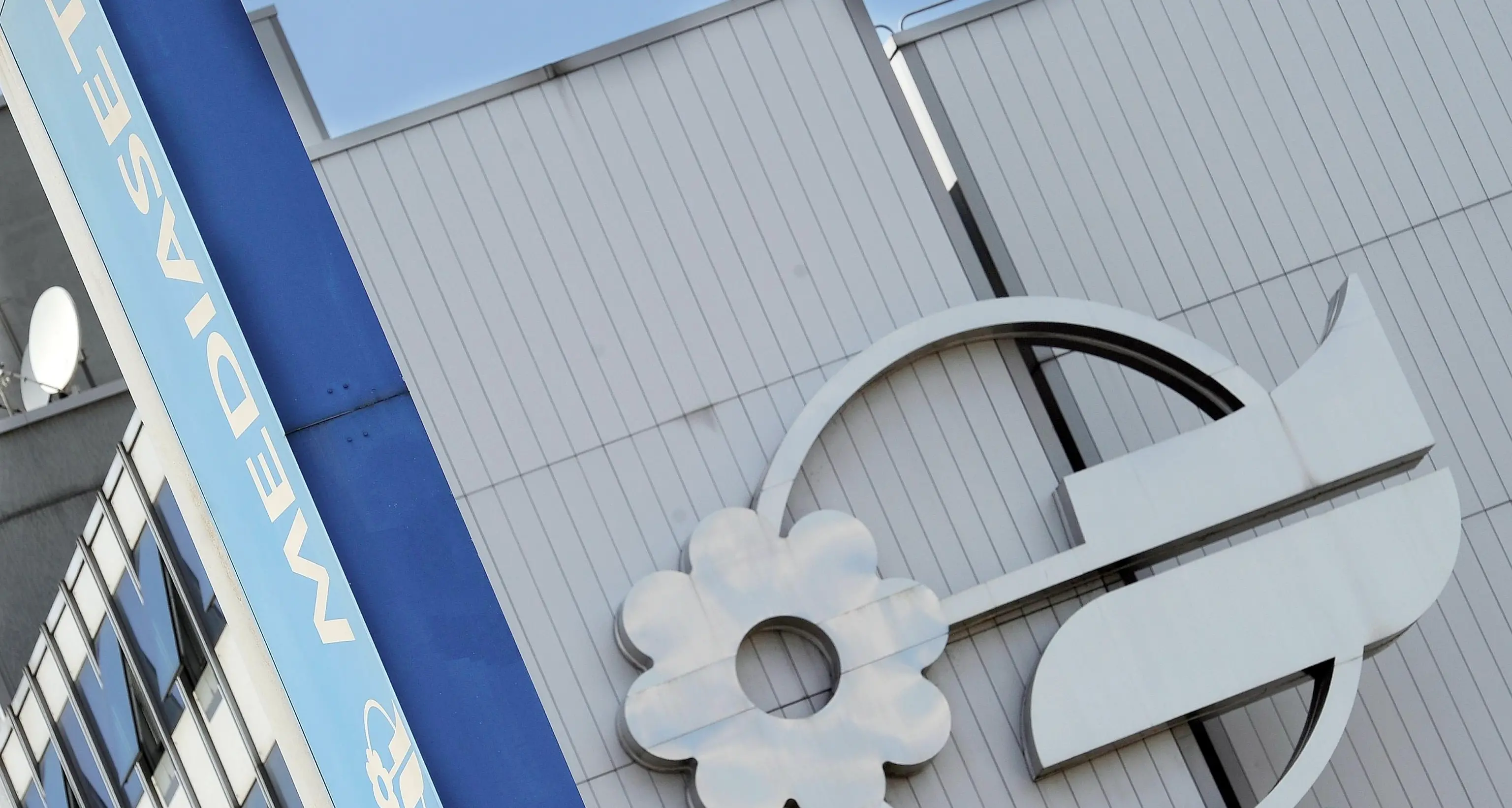 Elezioni: Berlusconi delude, anche Mediaset crolla in Borsa