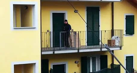 Uccide compagna e fugge, fermato