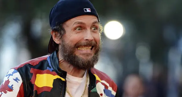 Da Jovanotti 15 quintali di crocchette a canile Cortona