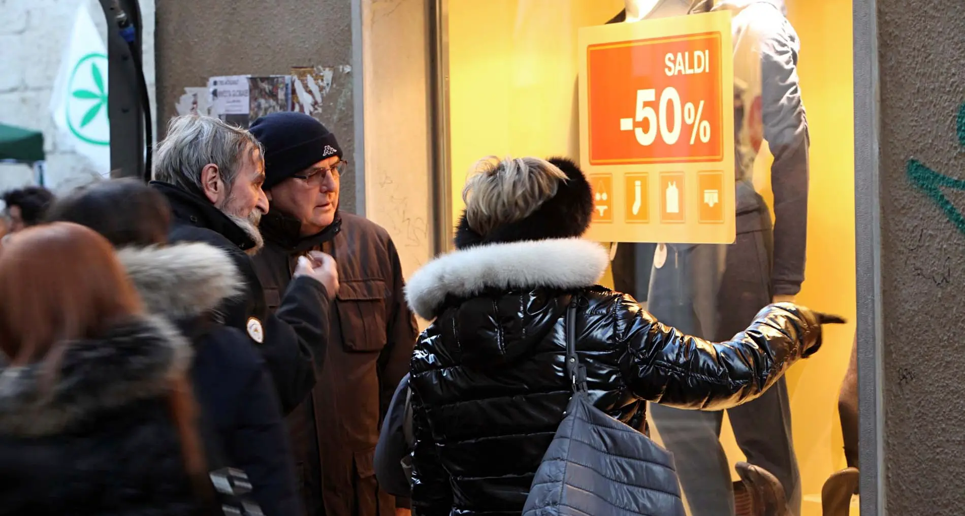Saldi al via: si spenderanno 141 euro a testa