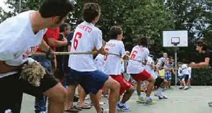 Torna l'«esathlon» più pazzo del mondo