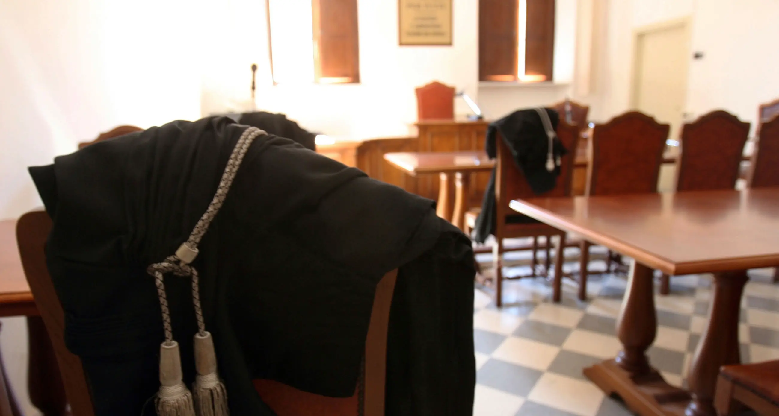 Amianto, sentenza a metà per il petrolchimico di Ravenna