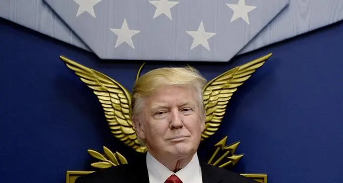 Trump: alt agli immigrati e agli arrivi da 7 paesi islamici