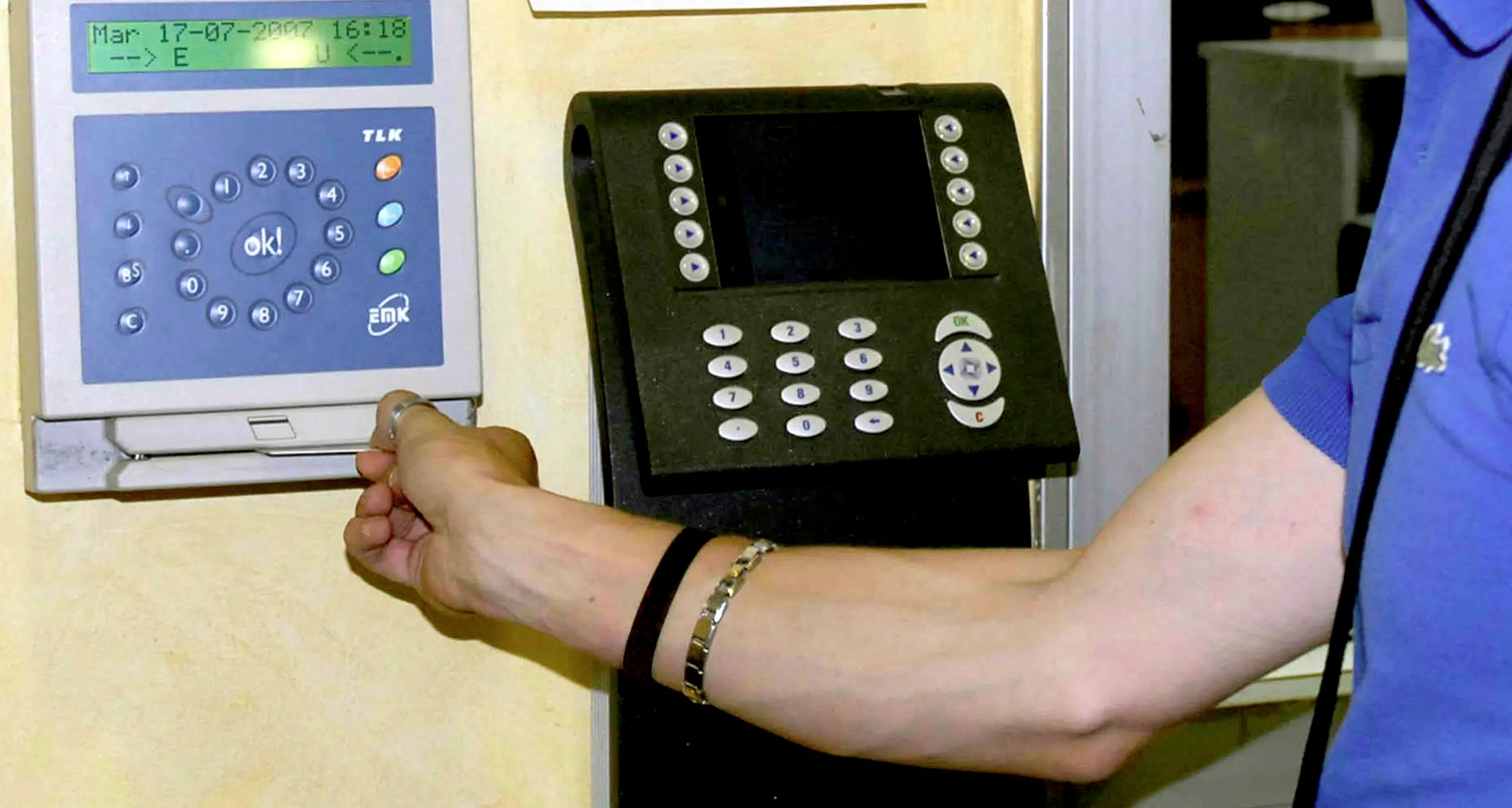 Due «furbette» del cartellino licenziate dalla casa di riposo