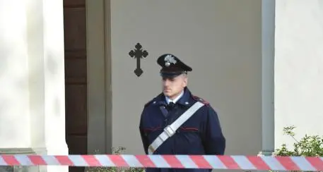 Picchiato dai rapinatori, bresciano in fin di vita
